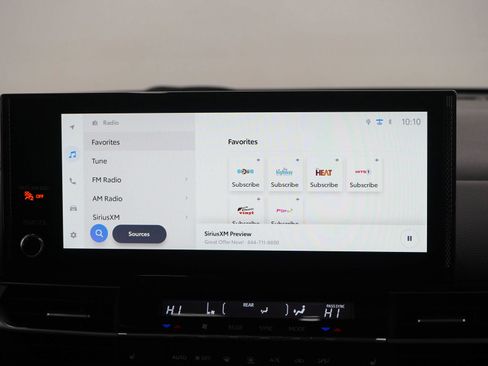 Used 2025 Toyota Sienna XLE AWD/4WD image 16