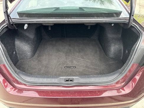 Used 2025 Nissan Altima 2.5 SV FWD image 27