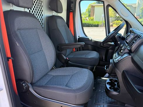 Used 2023 RAM ProMaster 2500 w/ Safety Group FWD image 15