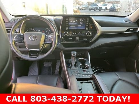 Used 2021 Toyota Highlander XLE image 15