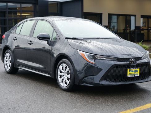Used 2020 Toyota Corolla LE image 1