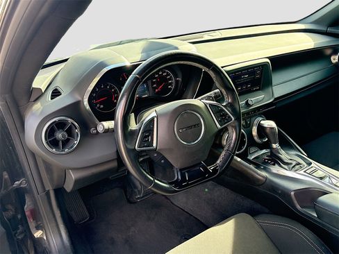 Used 2019 Chevrolet Camaro LT image 9