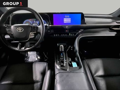 Certified 2025 Toyota Crown Signia AWD/4WD image 16