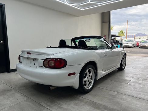Used 2001 MAZDA MX-5 Miata image 5