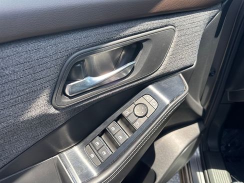 Certified 2023 Nissan Rogue SV AWD/4WD image 12