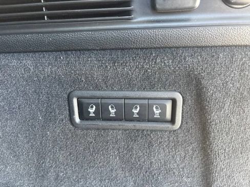 Used 2023 Jeep Grand Wagoneer L Series III w/ Rear Seat Video Group 1 AWD/4WD image 19