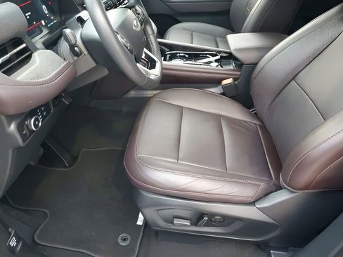 Used 2025 Ford Explorer Platinum w/ LUX Leather Package image 32