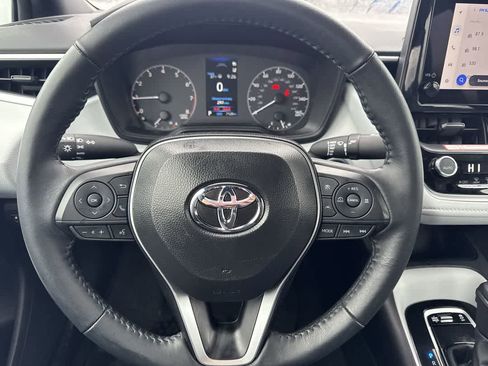 Used 2025 Toyota Corolla SE image 14