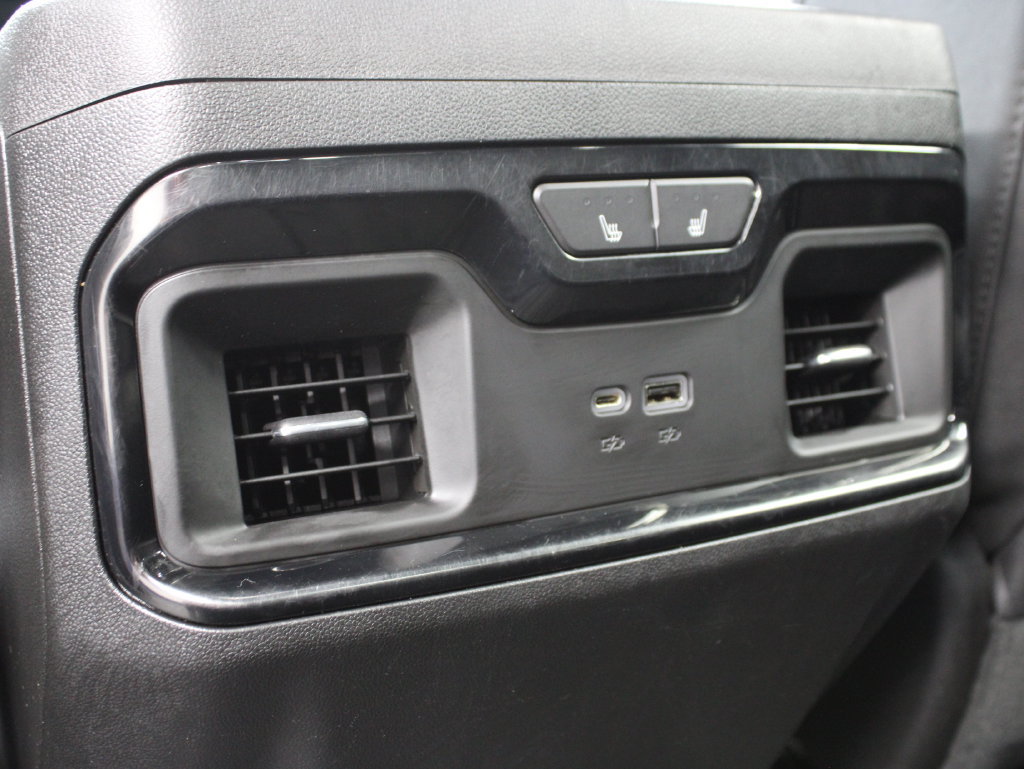 Used 2024 GMC Sierra 1500 AT4 w/ Technology Package AWD/4WD image 18