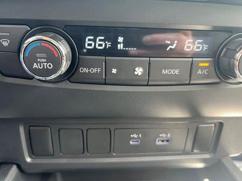 Certified 2022 Nissan Frontier SV AWD/4WD image 25