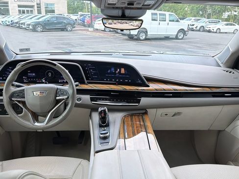 Certified 2023 Cadillac Escalade Premium Luxury Platinum AWD/4WD image 15