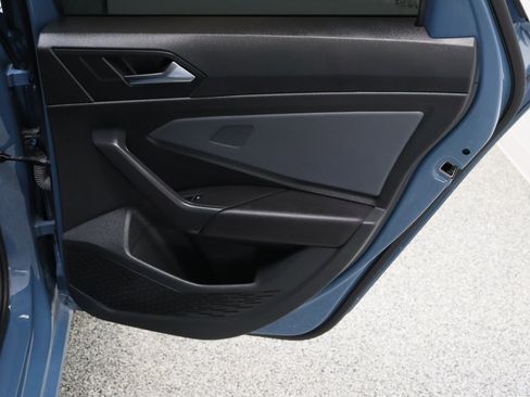 Used 2025 Volkswagen Jetta SE image 34