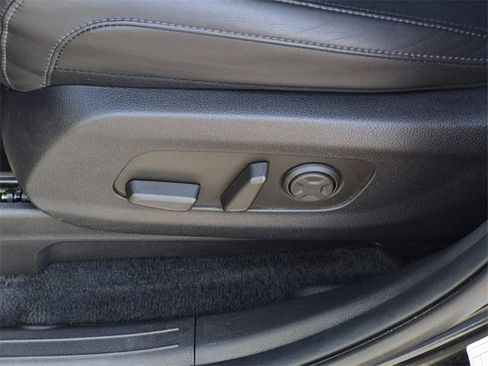 Used 2025 Kia Carnival image 19