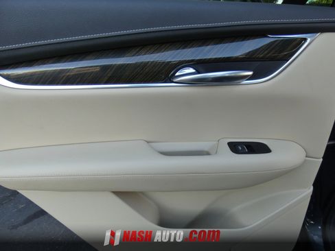 Used 2019 Cadillac XT5 FWD image 37