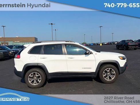 Used 2019 Jeep Cherokee Trailhawk AWD/4WD image 28