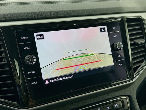 Used 2022 Volkswagen Atlas SEL Premium image 13