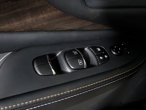 Used 2024 Nissan Murano Platinum FWD image 32