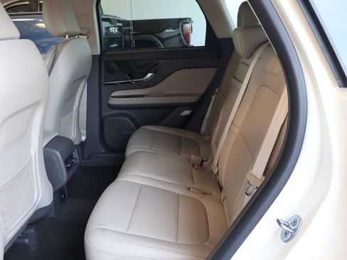 Certified 2023 Lincoln Corsair AWD image 14