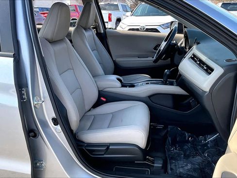 Used 2019 Honda HR-V EX-L image 9