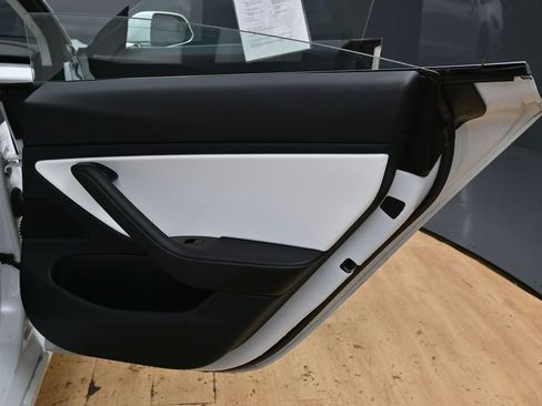 Used 2018 Tesla Model 3 Long Range AWD/4WD image 40