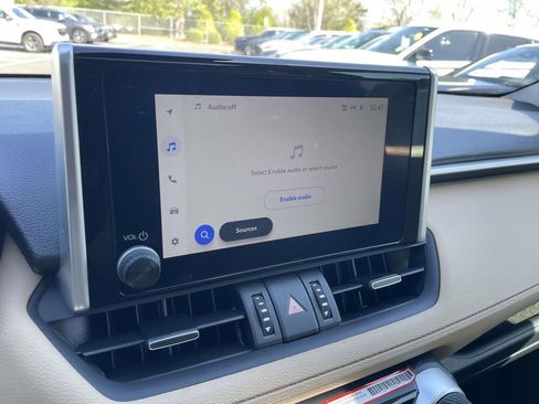 Used 2025 Toyota RAV4 XLE Premium image 40