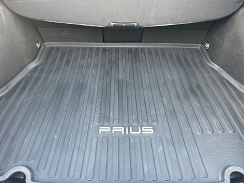 Certified 2022 Toyota Prius LE image 18