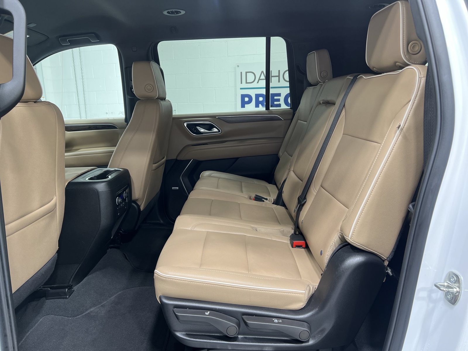 Used 2024 Chevrolet Suburban Premier AWD/4WD image 22