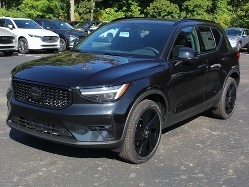 New 2026 Volvo XC40 B5 Ultra w/ Climate Package image 7
