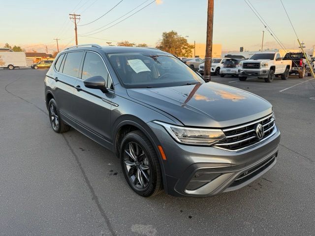 Used 2022 Volkswagen Tiguan SE AWD/4WD image 4