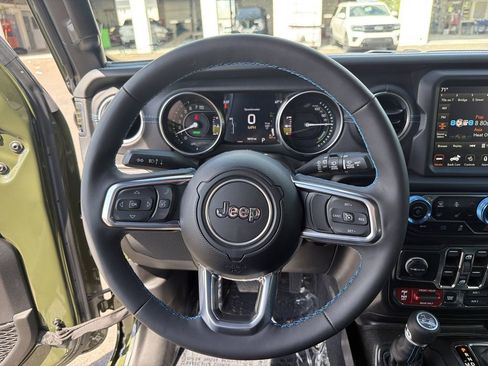 Used 2023 Jeep Wrangler Unlimited Rubicon 4xe w/ Cold Weather Group AWD/4WD image 22