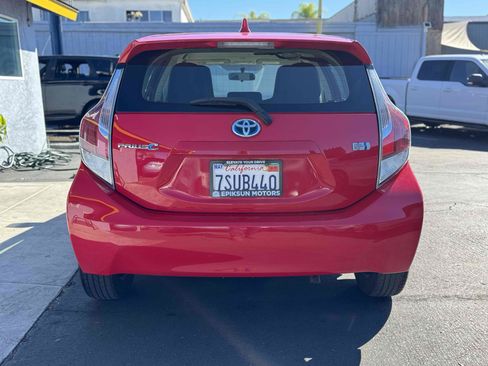 Used 2016 Toyota Prius C One image 7