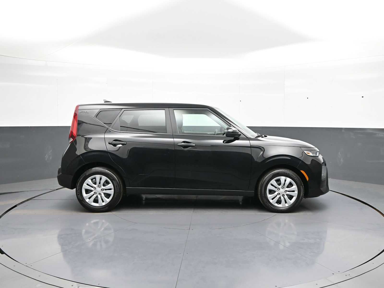 Used 2022 Kia Soul LX FWD image 5