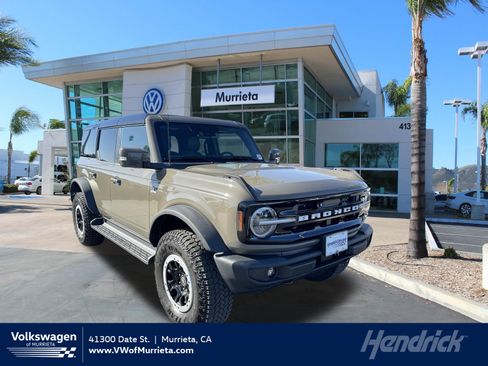 Used 2025 Ford Bronco Outer Banks w/ Sasquatch Package AWD/4WD image 1