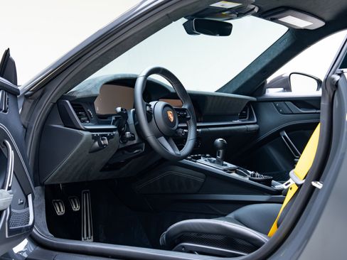 Used 2026 Porsche 911 GT3 RWD image 36