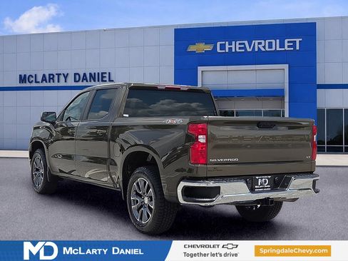 Used 2023 Chevrolet Silverado 1500 LT AWD/4WD image 4