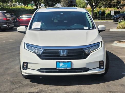Certified 2024 Honda Odyssey Touring image 3