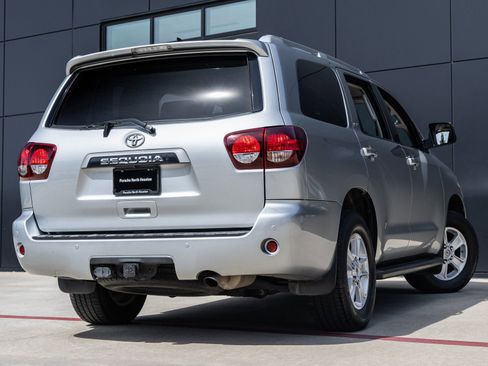 Used 2020 Toyota Sequoia SR5 image 8