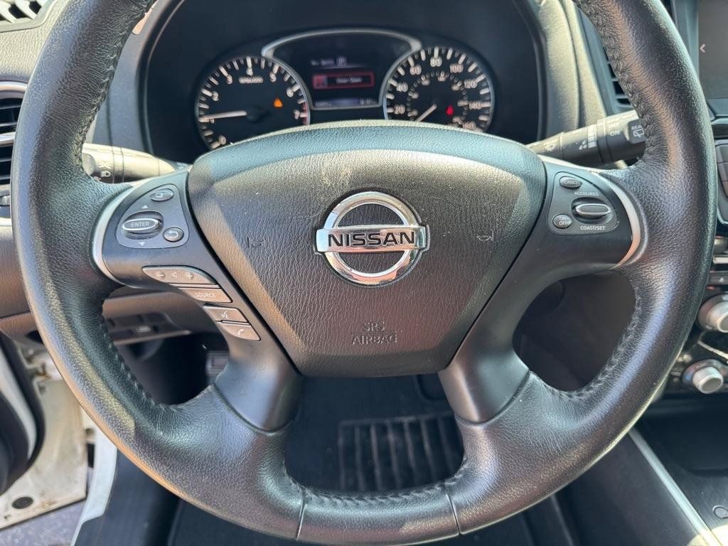 Used 2017 Nissan Pathfinder SV AWD/4WD image 39