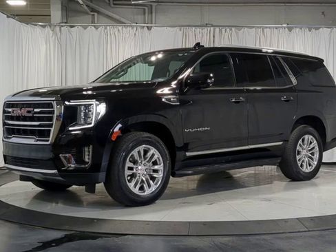 Used 2023 GMC Yukon SLT w/ SLT Luxury Package AWD/4WD image 5