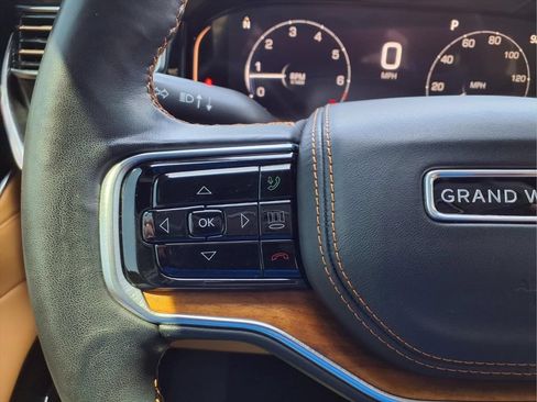 Used 2022 Jeep Grand Wagoneer Series III w/ Rear Seat Video Group 1 AWD/4WD image 35
