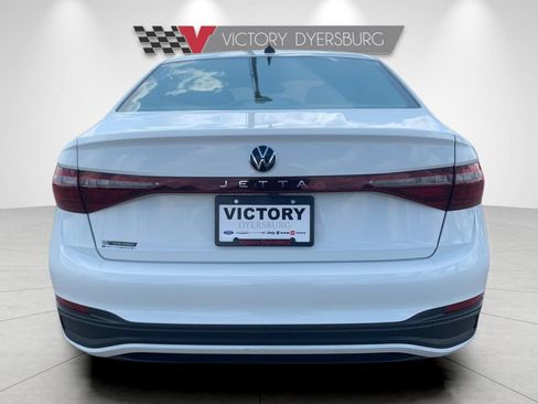 Used 2025 Volkswagen Jetta Sport FWD image 5