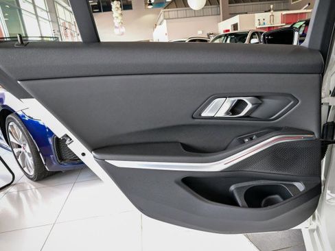 Used 2019 BMW 330i xDrive Sedan w/ Convenience Package image 21