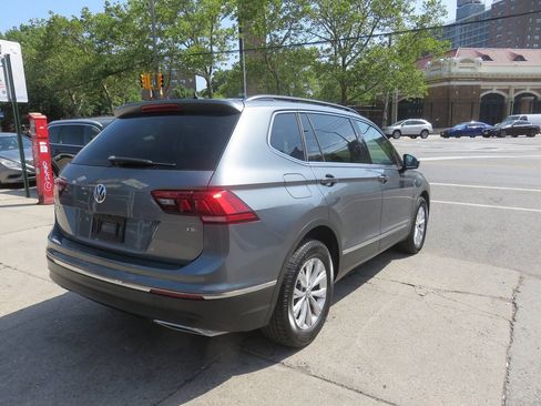 Used 2018 Volkswagen Tiguan SE FWD image 4