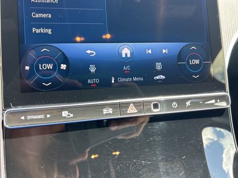 Used 2025 Mercedes-Benz GLC 300 4MATIC image 36