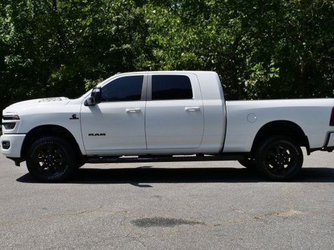 Used 2026 RAM 2500 Laramie AWD/4WD image 55