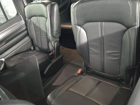 Used 2024 Jeep Wagoneer Series II AWD/4WD image 8