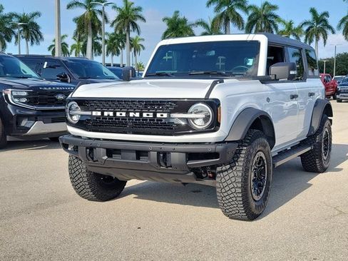 Certified 2024 Ford Bronco Wildtrak AWD/4WD image 3