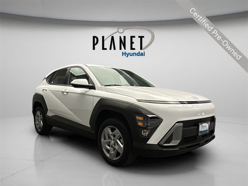 Certified 2025 Hyundai Kona SE image 1