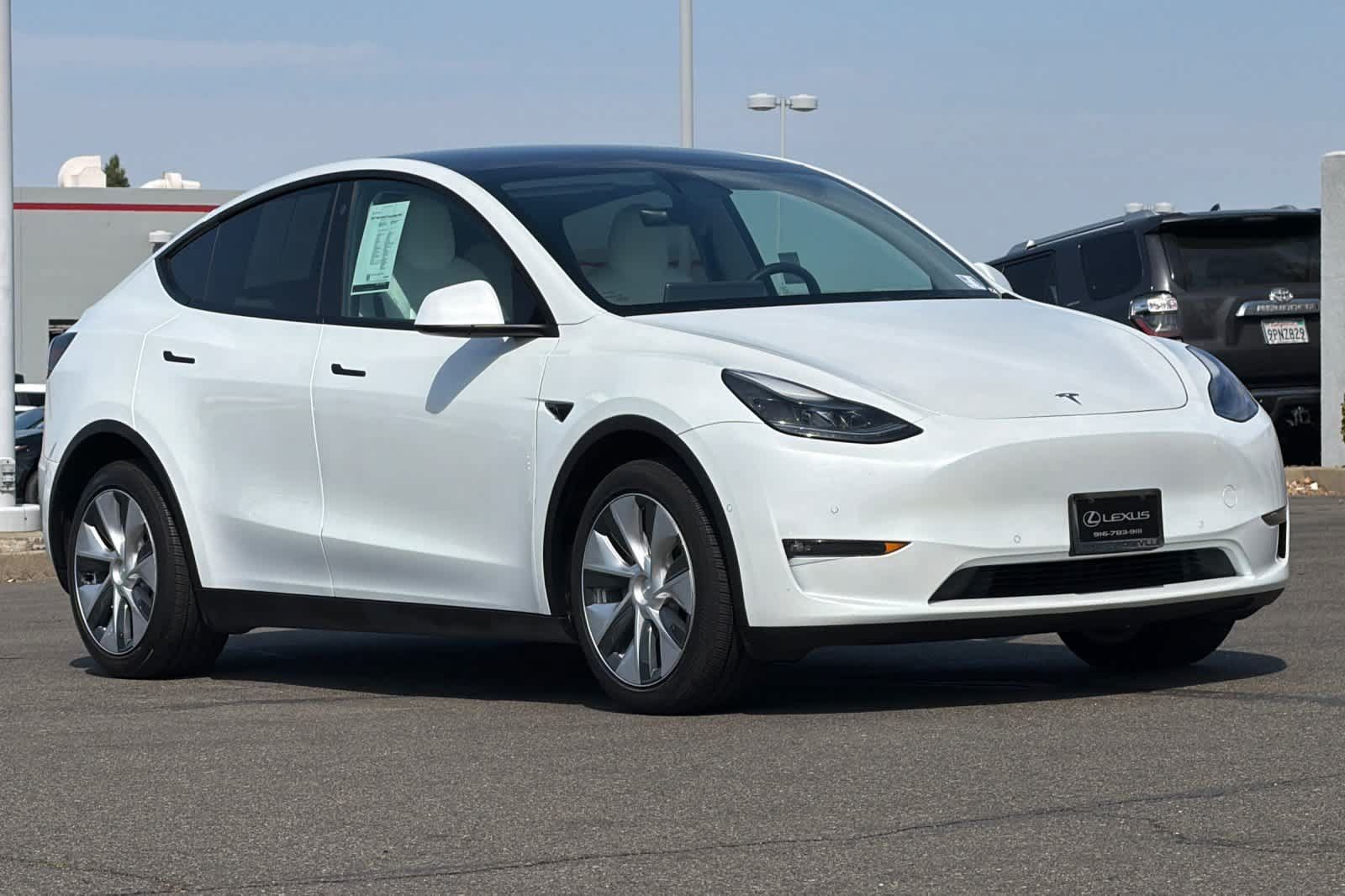 Used 2022 Tesla Model Y Long Range AWD/4WD image 5