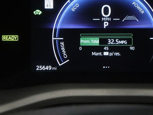 Used 2025 Toyota Camry SE FWD image 39